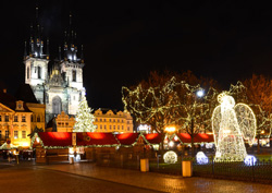 В последний месяц уходящего года Прага бьет все рекорды и по стоимости туристических услуг
